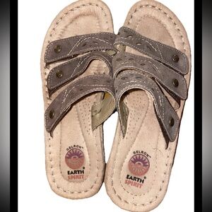Earth Spirit Button Strappy Sandals Taupe Brown Suede and Leather Sz 8.5